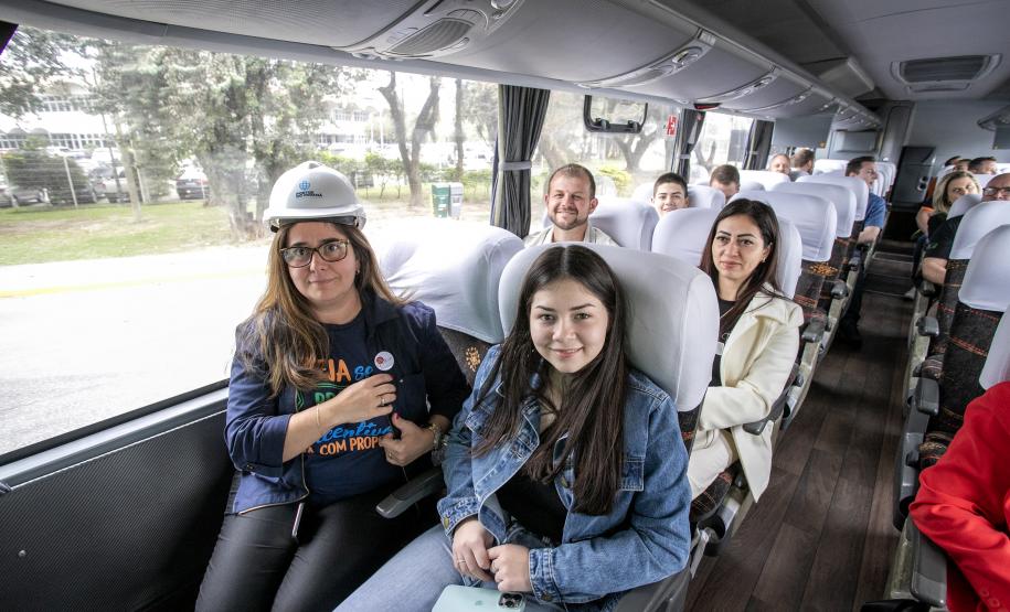 Portos do Paraná é apresentada a grupo de empresários do Leste do Estado - Com palestra e visita técnica, cerca de 80 comerciantes, industriais e prestadores de serviço puderam ver de perto as potencialidades dos Portos de Paranaguá e Antonina
