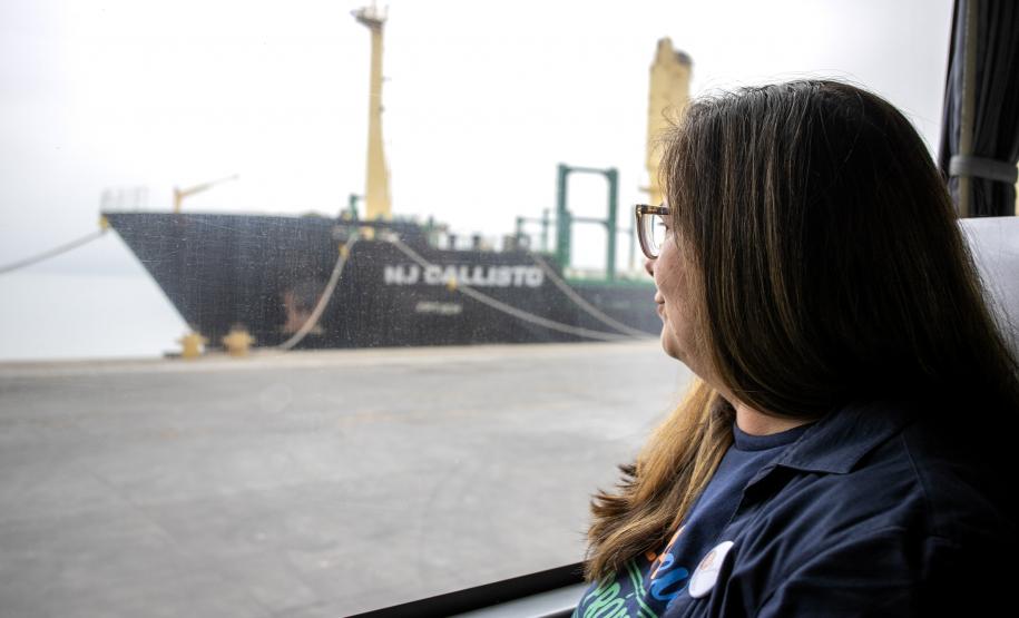 Portos do Paraná é apresentada a grupo de empresários do Leste do Estado - Com palestra e visita técnica, cerca de 80 comerciantes, industriais e prestadores de serviço puderam ver de perto as potencialidades dos Portos de Paranaguá e Antonina