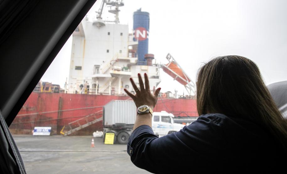 Portos do Paraná é apresentada a grupo de empresários do Leste do Estado - Com palestra e visita técnica, cerca de 80 comerciantes, industriais e prestadores de serviço puderam ver de perto as potencialidades dos Portos de Paranaguá e Antonina