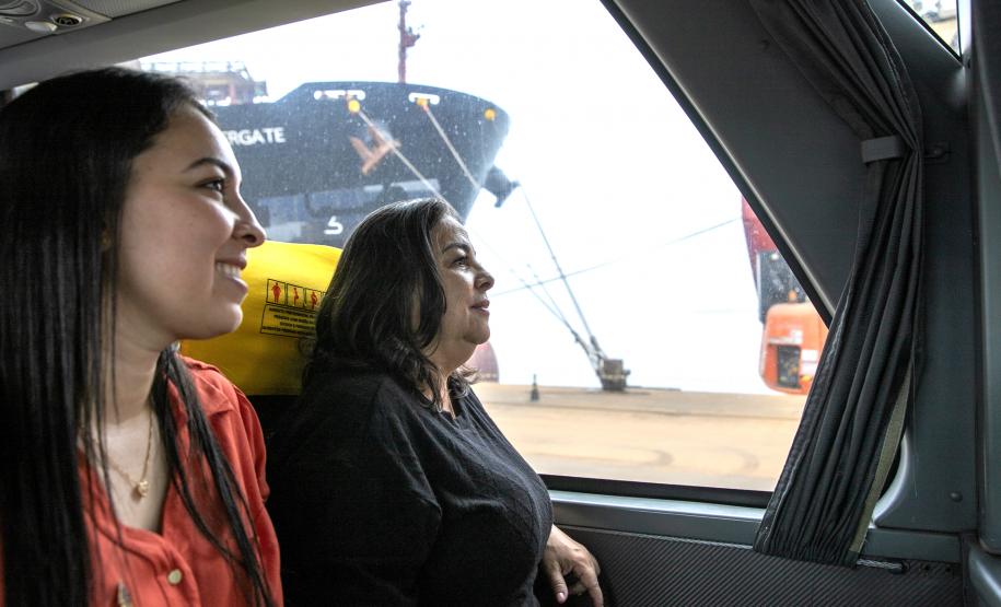 Portos do Paraná é apresentada a grupo de empresários do Leste do Estado - Com palestra e visita técnica, cerca de 80 comerciantes, industriais e prestadores de serviço puderam ver de perto as potencialidades dos Portos de Paranaguá e Antonina