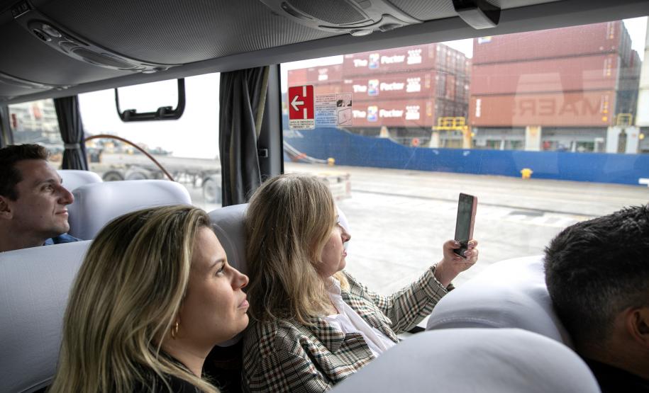Portos do Paraná é apresentada a grupo de empresários do Leste do Estado - Com palestra e visita técnica, cerca de 80 comerciantes, industriais e prestadores de serviço puderam ver de perto as potencialidades dos Portos de Paranaguá e Antonina