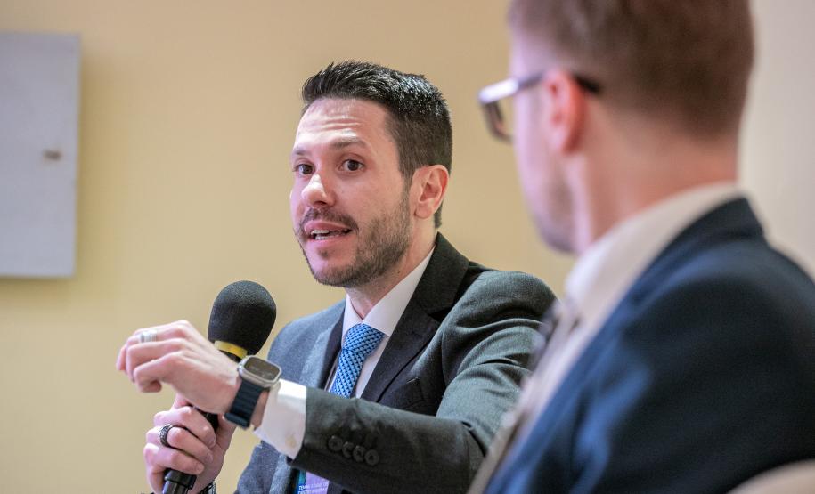 Concessão do Canal de Acesso é discutida pela Portos do Paraná e OAB Diretor Jurídico Marcus Freitas representou a empresa pública em Seminário sobre Direito Marítimo, Portuário e Aduaneiro e tema ganhou destaque pelo pioneirismo e interesse em outros portos de seguir o modelo paranaense