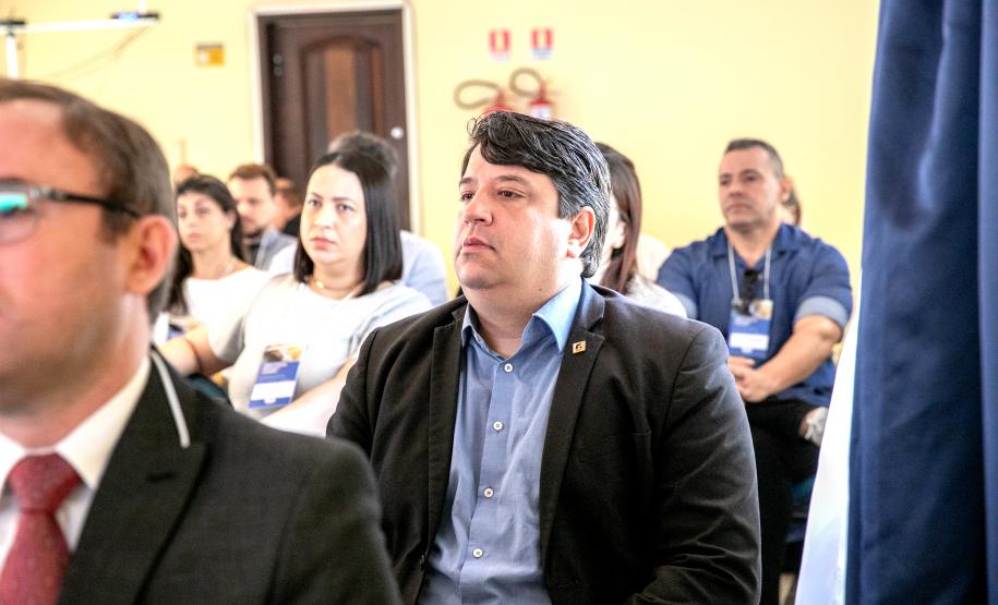 Concessão do Canal de Acesso é discutida pela Portos do Paraná e OAB Diretor Jurídico Marcus Freitas representou a empresa pública em Seminário sobre Direito Marítimo, Portuário e Aduaneiro e tema ganhou destaque pelo pioneirismo e interesse em outros portos de seguir o modelo paranaense