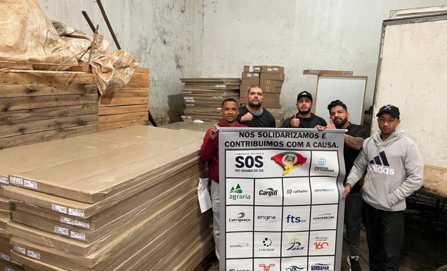 Famílias do Rio Grande Sul recebem mais doações da comunidade portuária paranaense