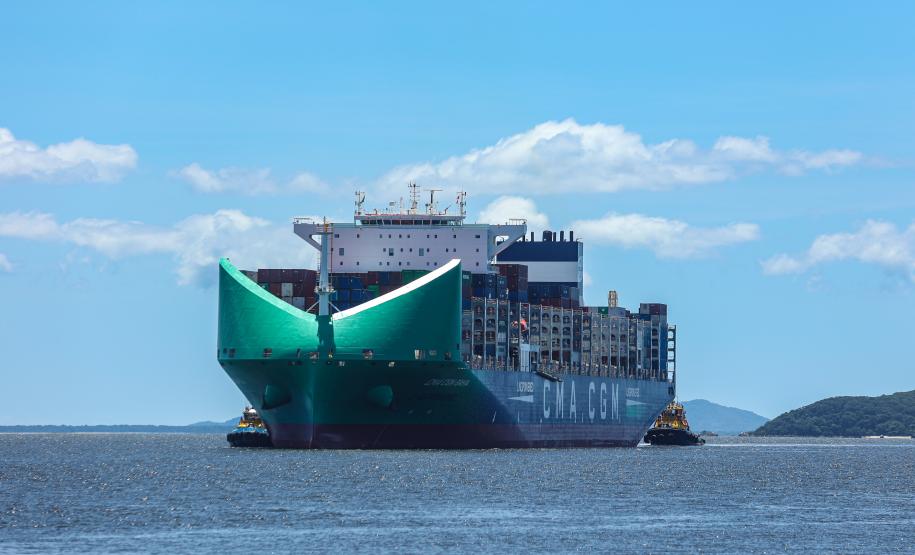 Poluição atmosférica de navios diminui no Porto de Paranaguá