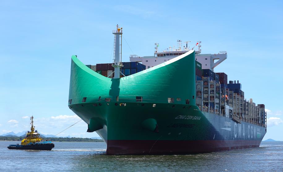 Poluição atmosférica de navios diminui no Porto de Paranaguá