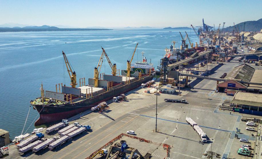 Exportações de produtos de outros estados pelo Porto de Paranaguá crescem 70%