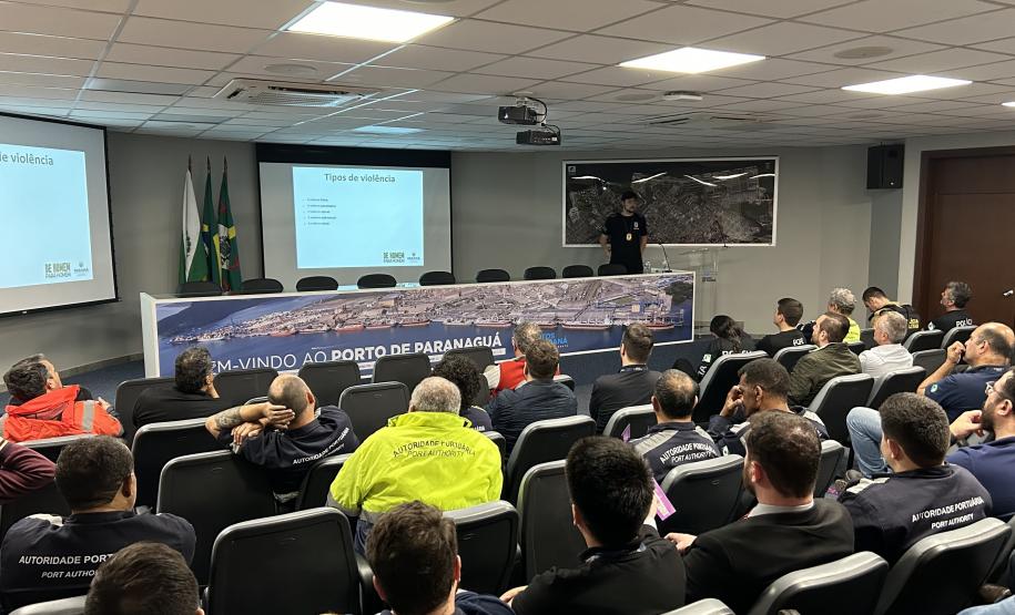 Portos do Paraná promove diálogo sobre direitos das mulheres com homens