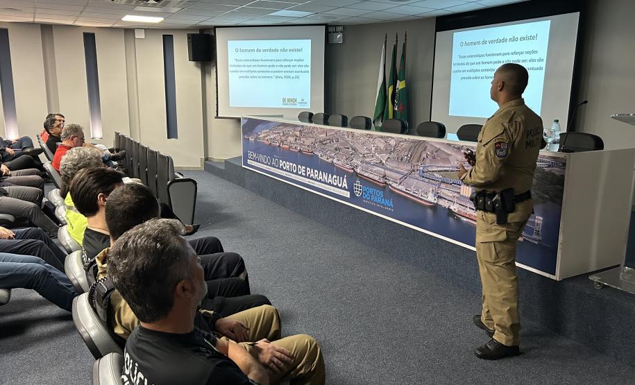 Portos do Paraná promove diálogo sobre direitos das mulheres com homens