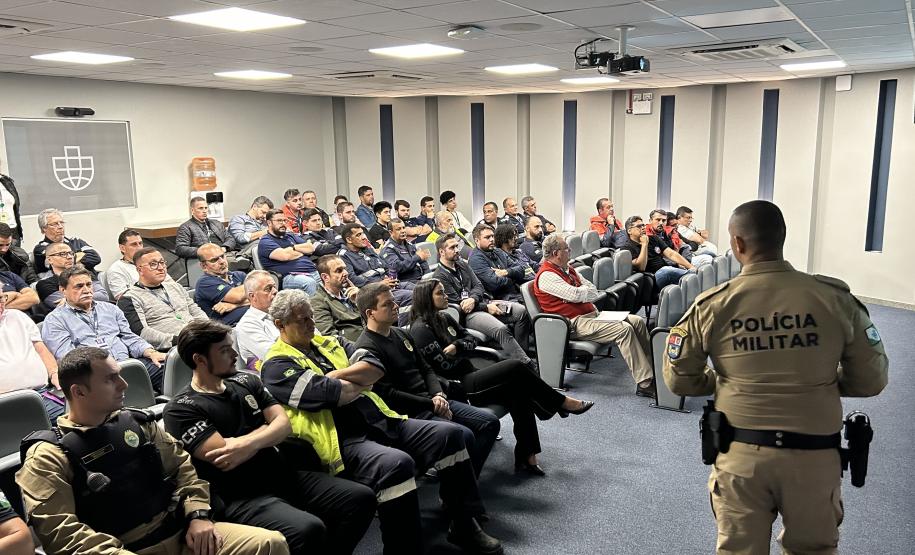 Portos do Paraná promove diálogo sobre direitos das mulheres com homens