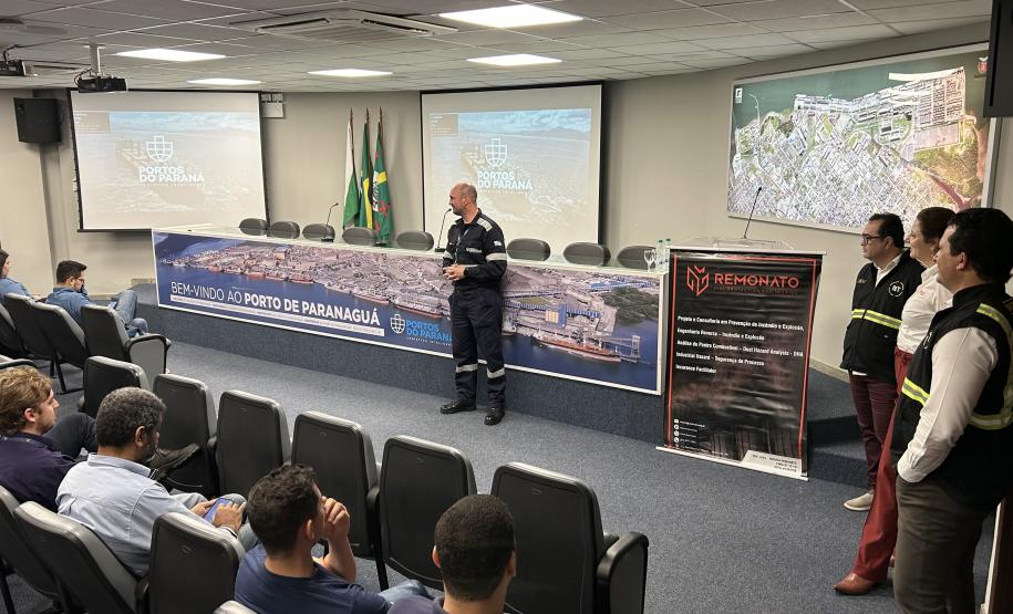 Seminário aborda riscos de operações com poeiras combustíveis com Comunidade Portuária
