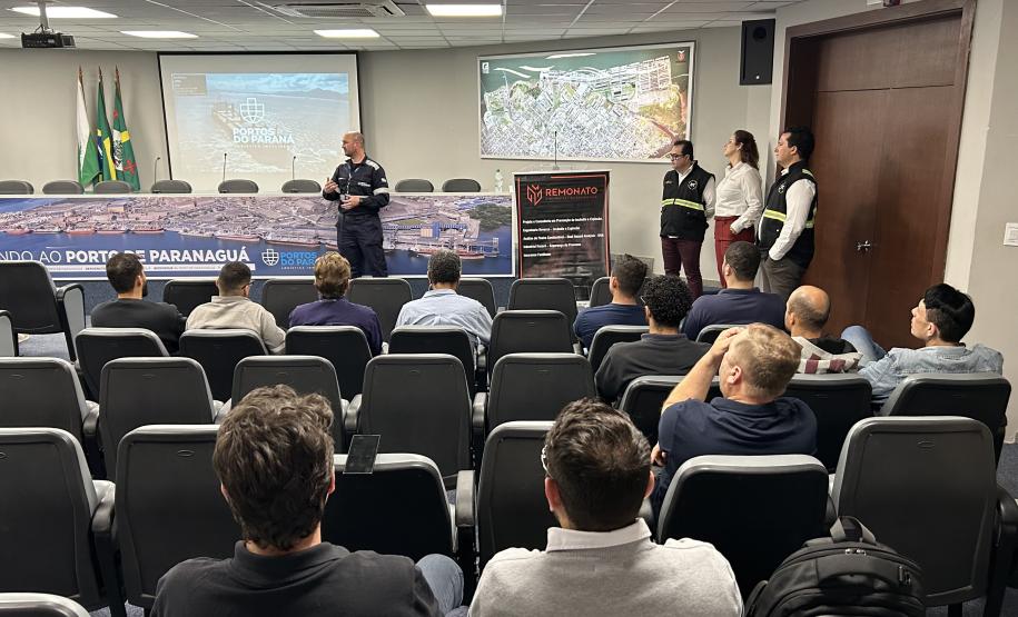 Seminário aborda riscos de operações com poeiras combustíveis com Comunidade Portuária