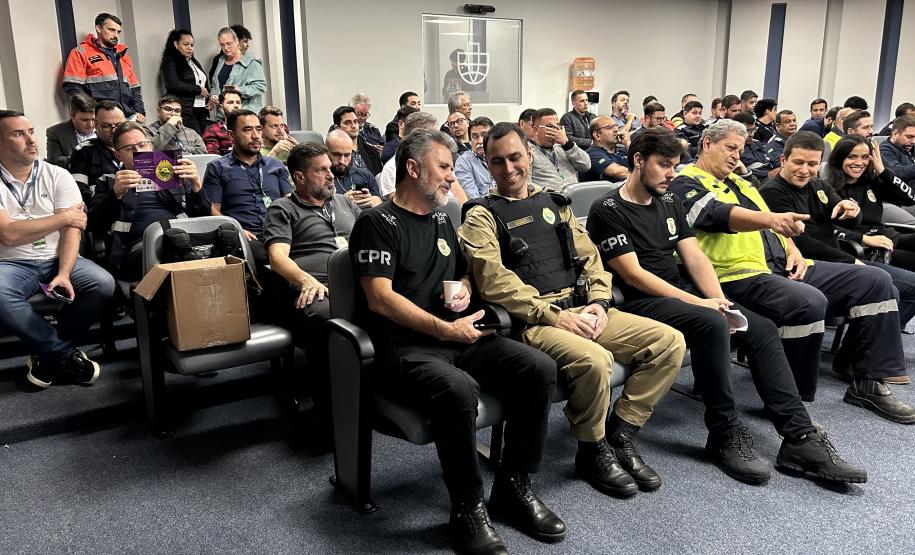 Portos do Paraná promove diálogo sobre direitos das mulheres com homens