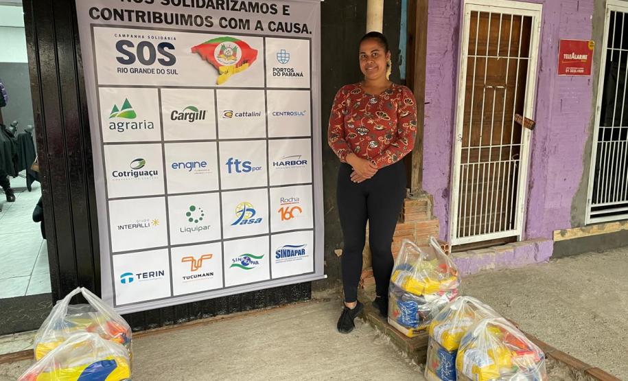 Comunidade portuária paranaense entrega cestas básicas para famílias atingidas por enchentes no RS