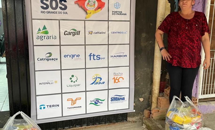 Comunidade portuária paranaense entrega cestas básicas para famílias atingidas por enchentes no RS