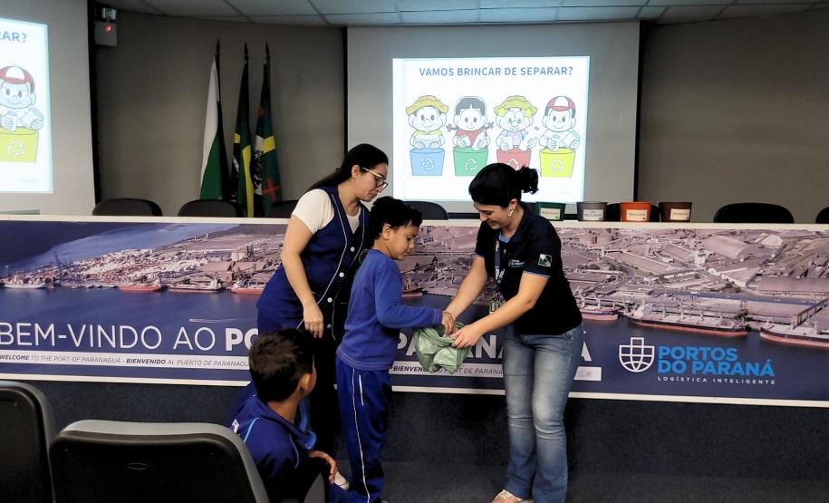 Porto Escola realiza primeira visita inclusiva no Porto de Paranaguá