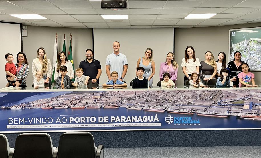 Portos do Paraná realiza ação com filhos de portuários em homenagem ao Dia das Crianças