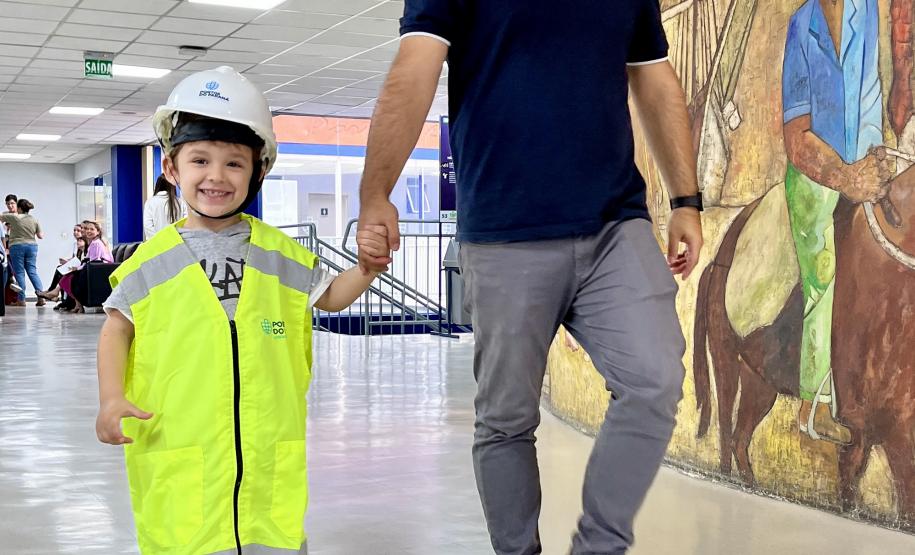 Portos do Paraná realiza ação com filhos de portuários em homenagem ao Dia das Crianças
