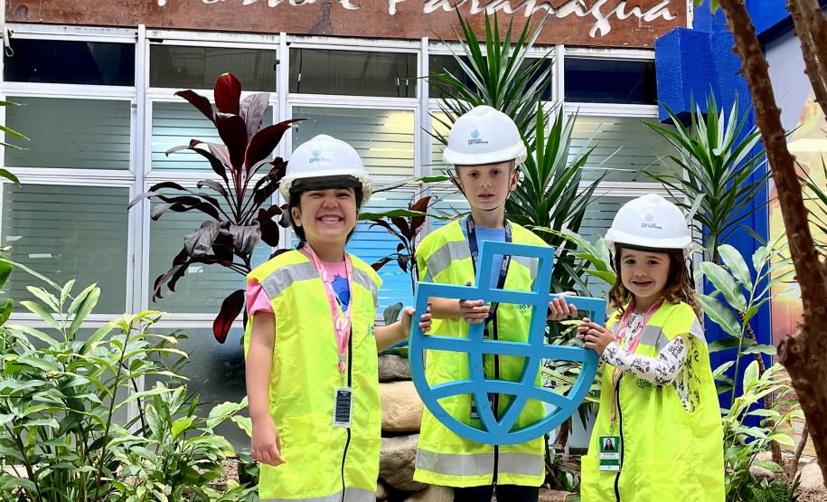 Portos do Paraná realiza ação com filhos de portuários em homenagem ao Dia das Crianças