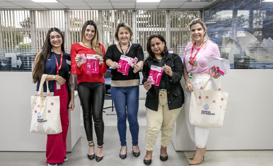Emoção e informação marcam celebração do Outubro Rosa na Portos do Paraná
