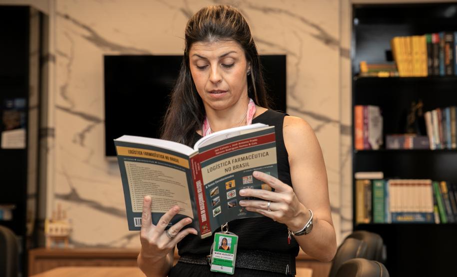 Advogada da Portos do Paraná assina capítulo em livro de referência nacional para logística farmacêutica