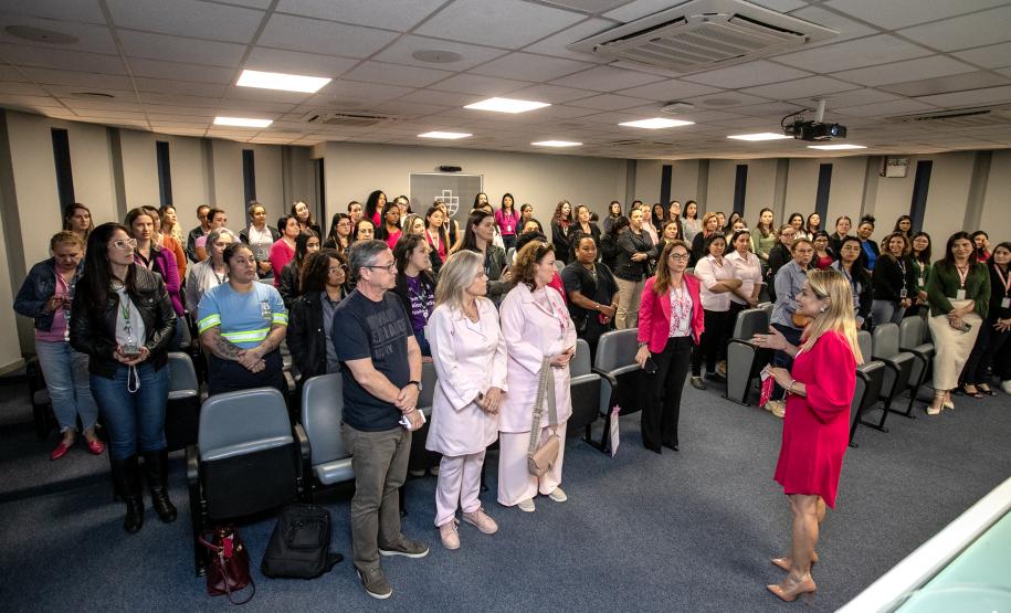 Emoção e informação marcam celebração do Outubro Rosa na Portos do Paraná
