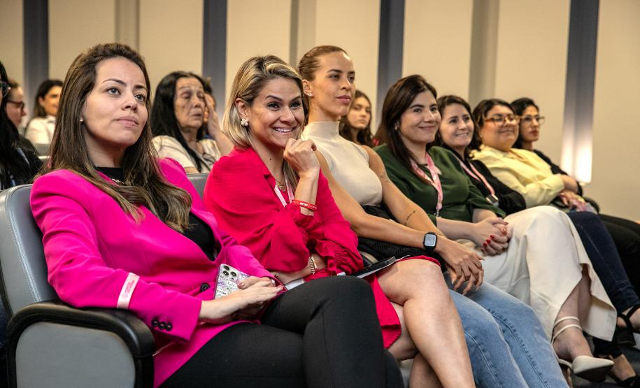 Emoção e informação marcam celebração do Outubro Rosa na Portos do Paraná
