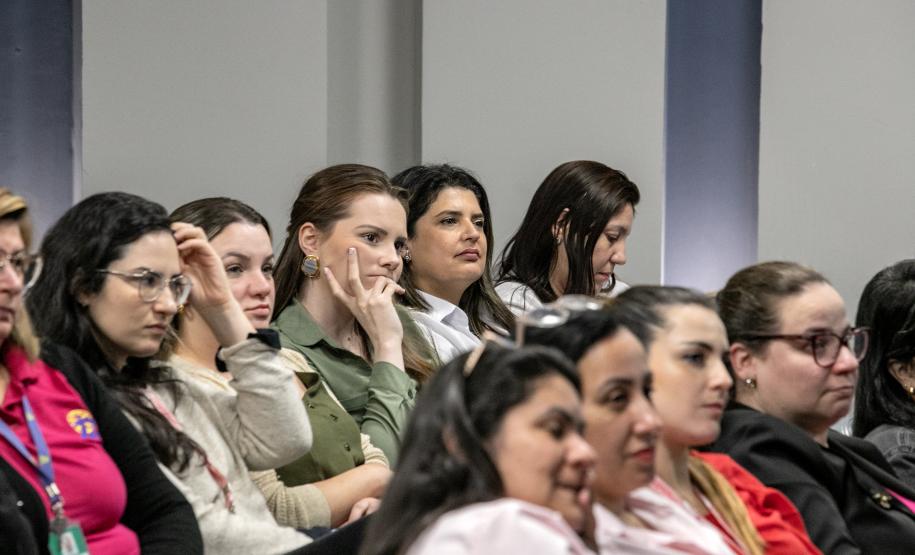 Emoção e informação marcam celebração do Outubro Rosa na Portos do Paraná