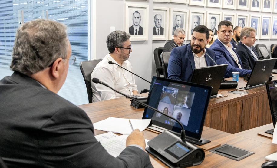 Portos do Paraná realiza audiência para contribuições ao leilão do PAR25