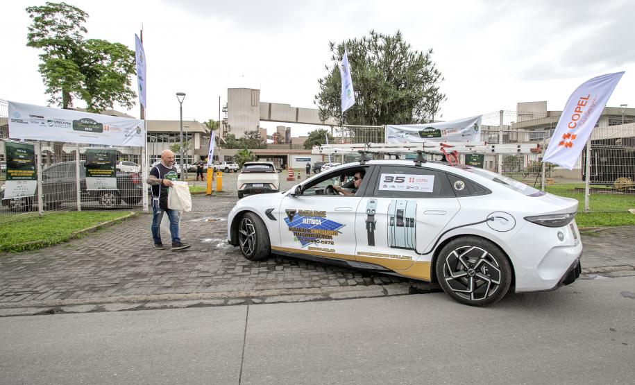 Porto de Paranaguá recebe 1º Rally de Carro Elétrico do Brasil