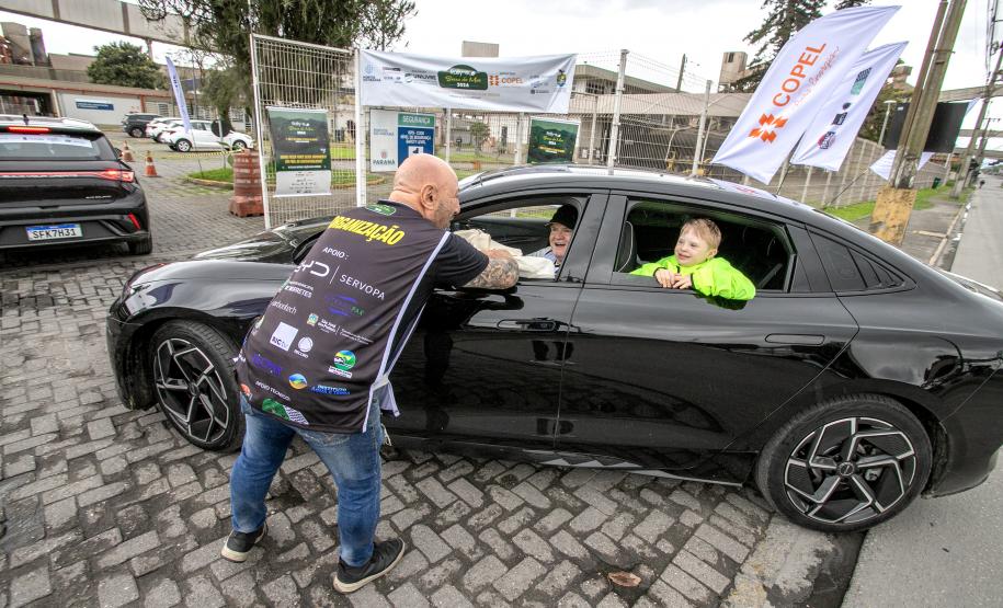 Porto de Paranaguá recebe 1º Rally de Carro Elétrico do Brasil