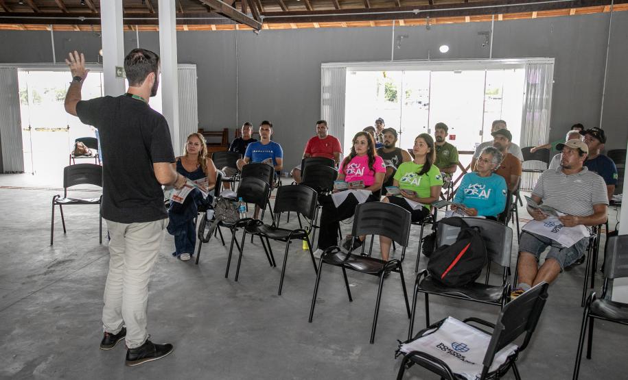 Portos do Paraná encerra outubro com atividades socioambientais no litoral do Estado
