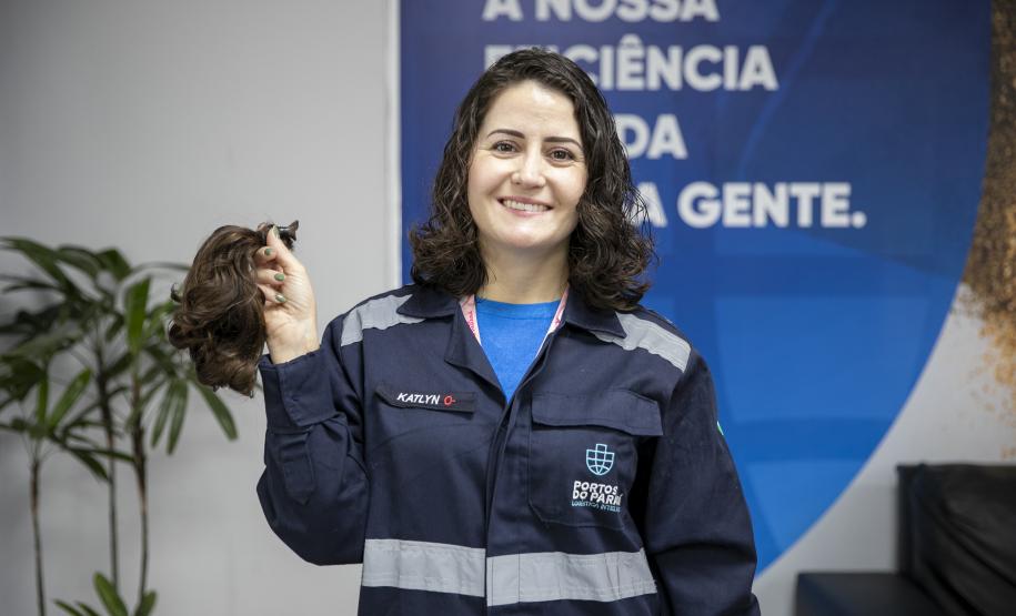 Portuários do Paraná doam cabelos para campanha Outubro Rosa