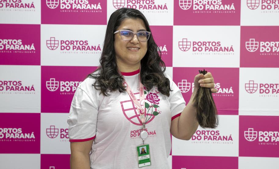 Portuários do Paraná doam cabelos para campanha Outubro Rosa