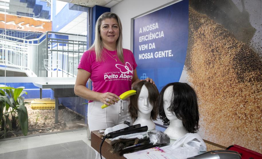 Portuários do Paraná doam cabelos para campanha Outubro Rosa