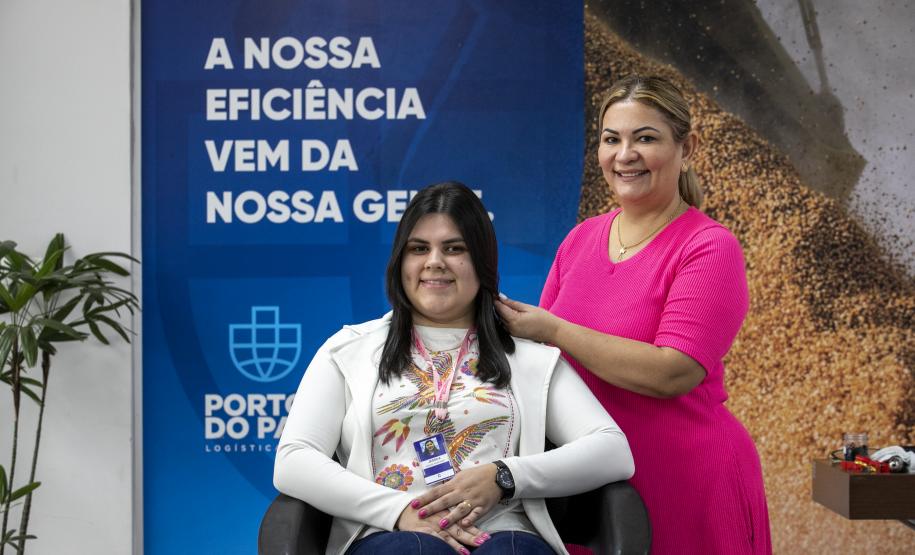 Portuários do Paraná doam cabelos para campanha Outubro Rosa
