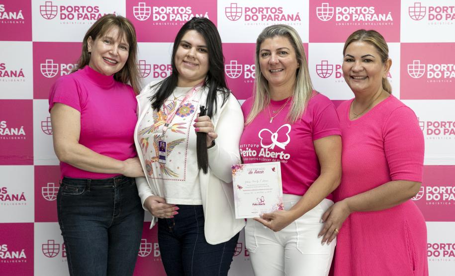 Portuários do Paraná doam cabelos para campanha Outubro Rosa