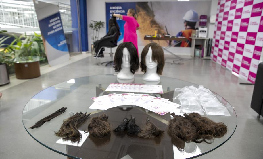Portuários do Paraná doam cabelos para campanha Outubro Rosa
