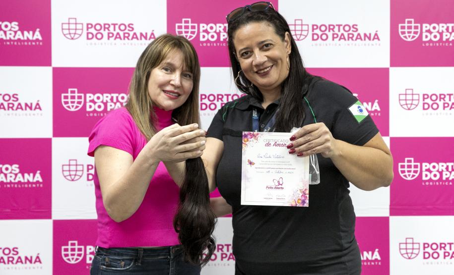 Portuários do Paraná doam cabelos para campanha Outubro Rosa