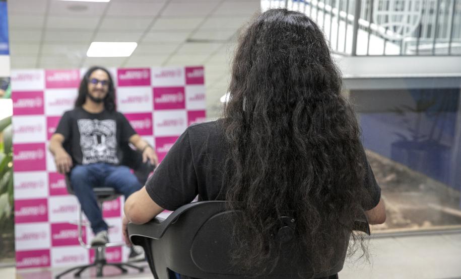Portuários do Paraná doam cabelos para campanha Outubro RosaPortuários do Paraná doam cabelos para campanha Outubro Rosa