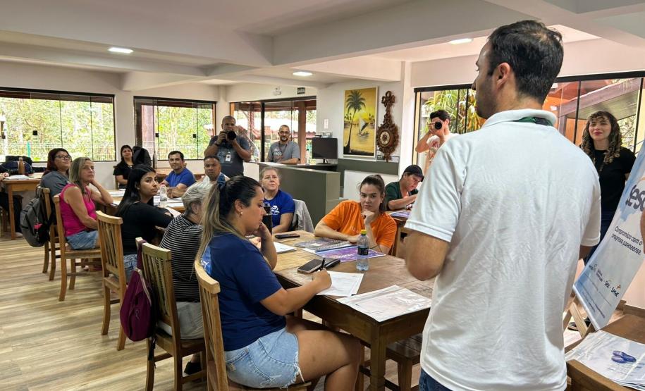 Portos do Paraná oferece aulas de inglês aos comerciantes para atenderem cruzeiristas