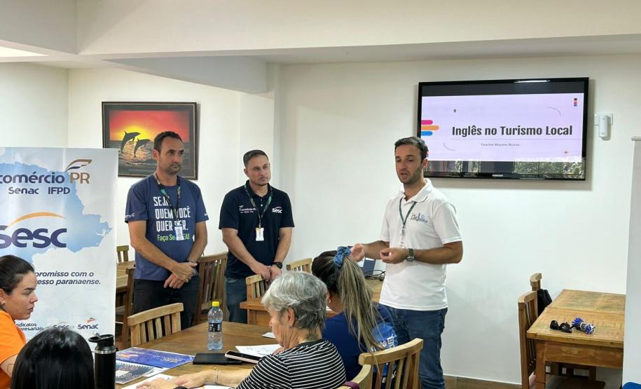 Portos do Paraná oferece aulas de inglês aos comerciantes para atenderem cruzeiristas