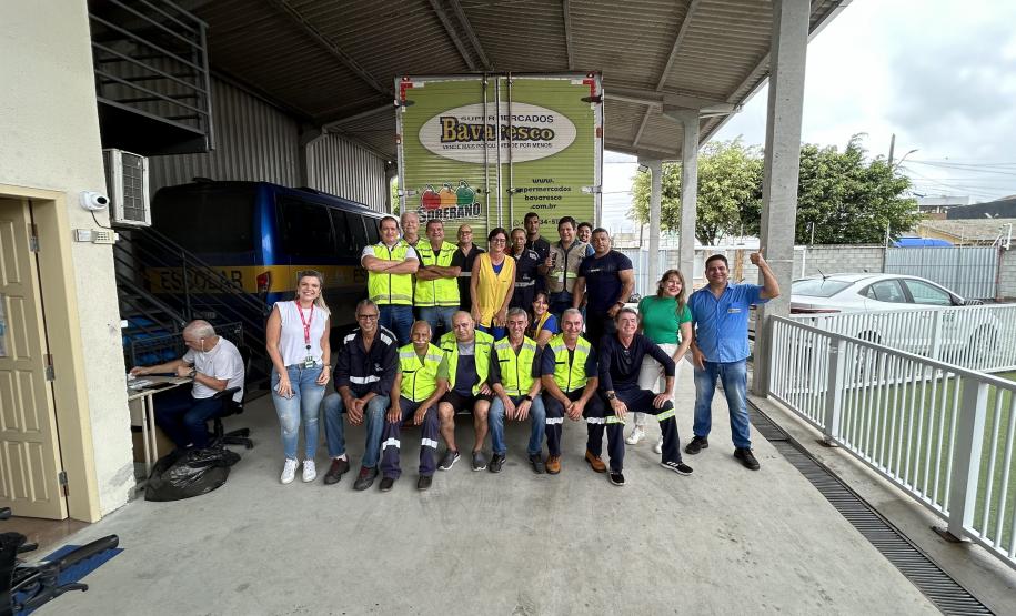 Cestas básicas arrecadadas na Corrida do Porto são distribuídas em Paranaguá