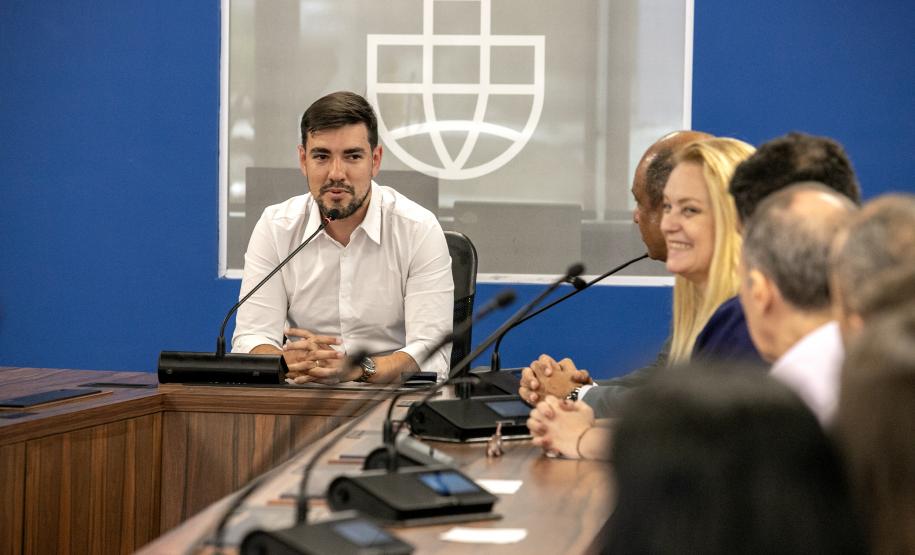 Associação de Terminais estreita relações com os portos paranaenses