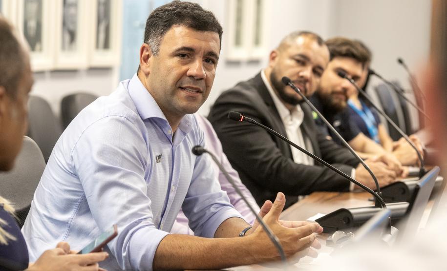 Associação de Terminais estreita relações com os portos paranaenses