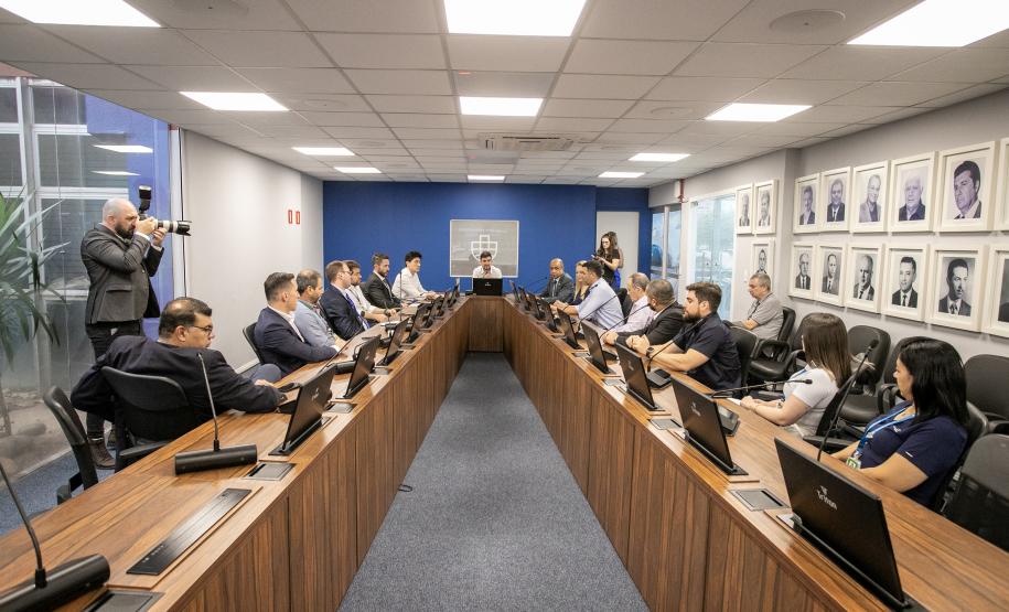 Associação de Terminais estreita relações com os portos paranaenses