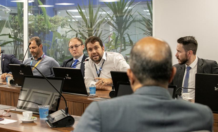 Associação de Terminais estreita relações com os portos paranaenses
