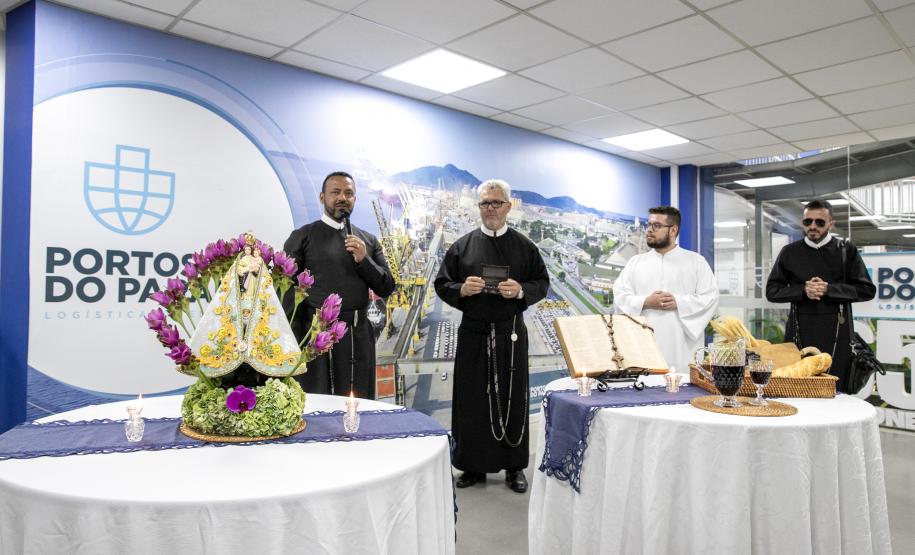 Procissão de Nossa Senhora do Rocio abençoa o Porto de Paranaguá