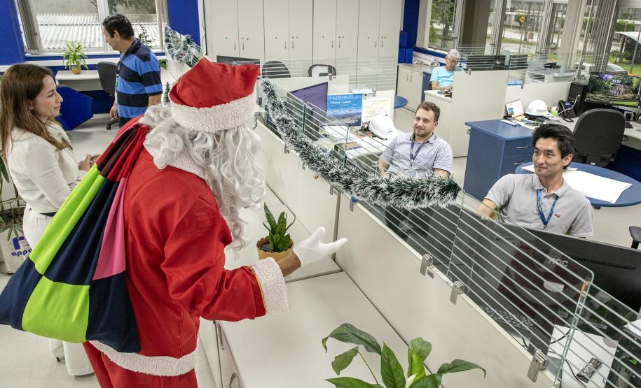 Natal Solidário da Portos do Paraná inicia arrecadação de brinquedos