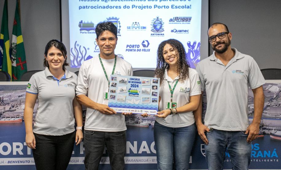 Vencedores do concurso Porto Escola 2024 passeiam de barco pela Baía de Paranaguá